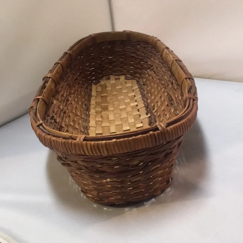Handwoven Oval Serving Bread Basket Natural‎ Brown & Tan Farmhouse Rustic Wicker